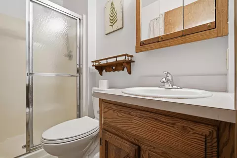 Bath - 446 N Glenwood Dr, Griffith, IN 46319 photo 1 of 2