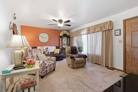 Living - 446 N Glenwood Dr, Griffith, IN 46319 photo 1 of 2