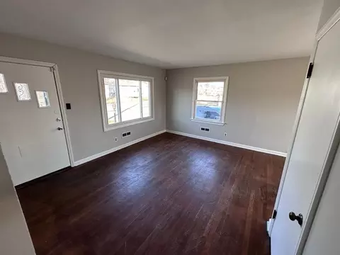 Living - 811 E 15th Ave, Gary, IN 46407 photo 2 of 5