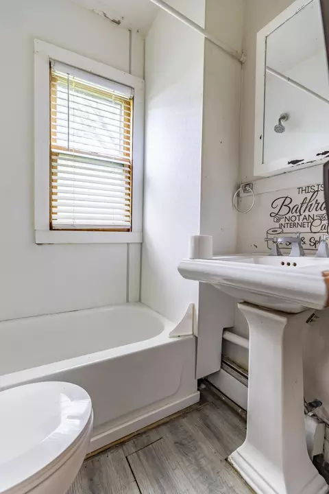 Bath - 1517 Delaware St, Gary, IN 46407 photo 1 of 3