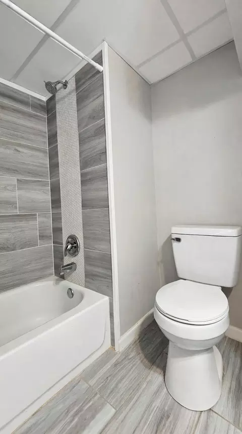 Bath - 715 Garfield St, Gary, IN 46404 photo 3 of 3