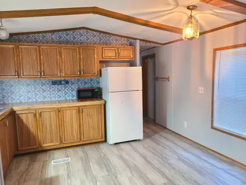 Kitchen - 4381 Hawthorn Rd, Wheatfield, IN 46392 photo 2 of 2