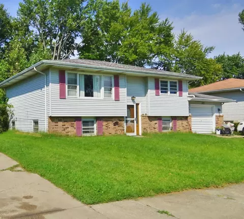 321 Crestwood Dr, Michigan City, IN 46360