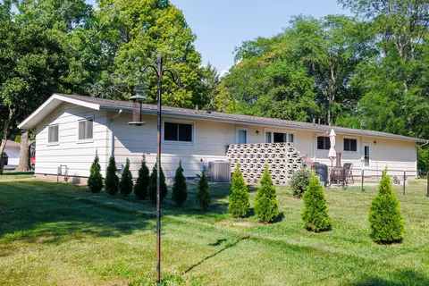 Exterior - 209 E Broadway St, Brook, IN 47922 photo 4 of 10