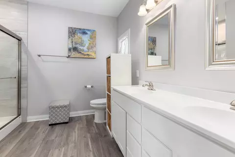 Bath - 115 Summertree Dr, Porter, IN 46304 photo 2 of 3