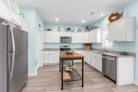 Kitchen - 115 Summertree Dr, Porter, IN 46304 photo 1 of 3