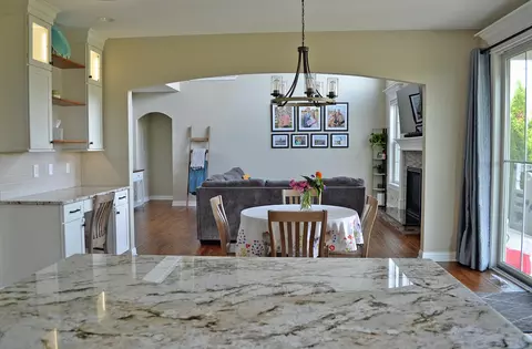 Kitchen - 13366 Waterleaf Dr, Saint John, IN 46373 photo 6 of 8