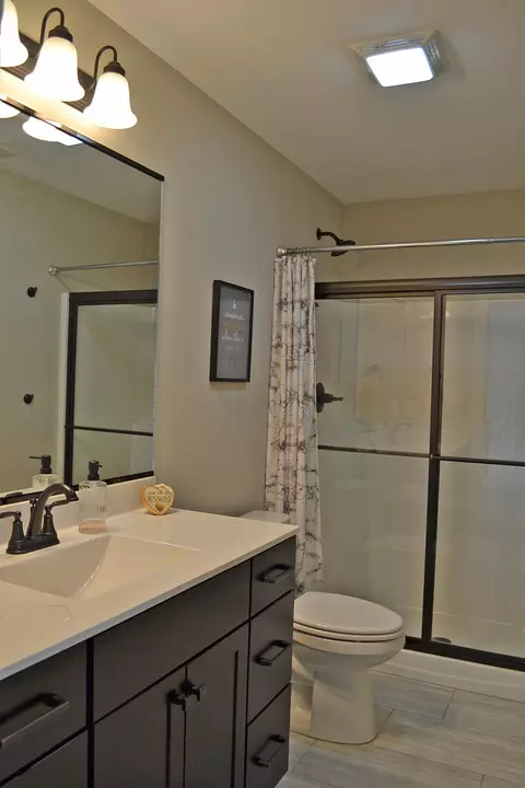 Bath - 13366 Waterleaf Dr, Saint John, IN 46373 photo 5 of 7