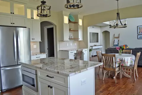 Kitchen - 13366 Waterleaf Dr, Saint John, IN 46373 photo 3 of 8