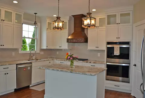 Kitchen - 13366 Waterleaf Dr, Saint John, IN 46373 photo 1 of 8