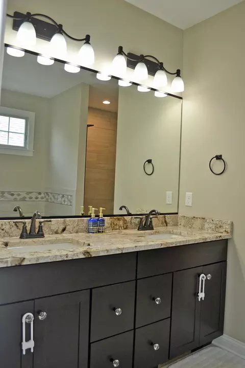 Bath - 13366 Waterleaf Dr, Saint John, IN 46373 photo 2 of 7