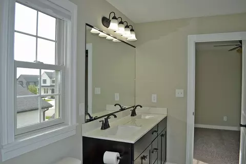 Bath - 13366 Waterleaf Dr, Saint John, IN 46373 photo 6 of 7