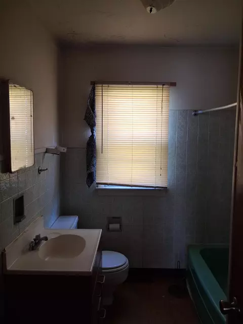 Bath - 1033 Central Ave, Gary, IN 46407 photo 1 of 1