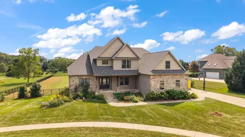 190 Buckskin Ln, Valparaiso, IN 46383