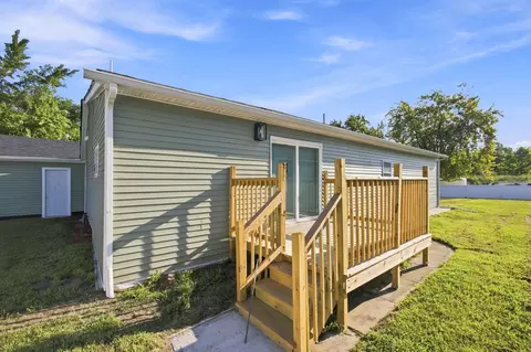 Exterior - 286 Gerry St, Gary, IN 46406 photo 3 of 4