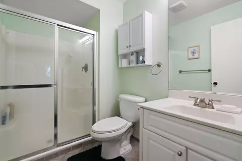 Bath - 5015 Spinnaker Ln #C, Crown Point, IN 46307 photo 1 of 2