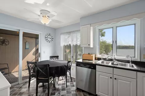Kitchen - 5015 Spinnaker Ln #C, Crown Point, IN 46307 photo 2 of 3