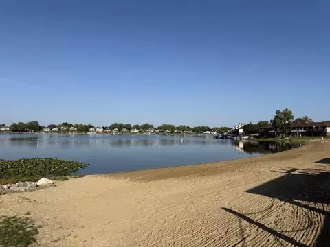 View/Area - 5015 Spinnaker Ln #C, Crown Point, IN 46307 photo 4 of 5