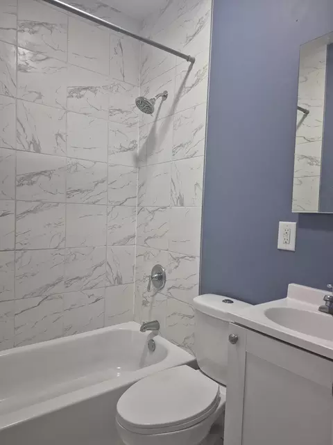 Bath - 968 Willard St, Gary, IN 46404 photo 1 of 1