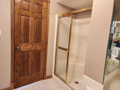 Bath - 8220 Harrison Ave #203, Munster, IN 46321 photo 3 of 5