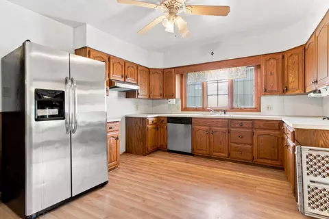 Kitchen - 2014 Benjamin Pl, Whiting, IN 46394 photo 1 of 4