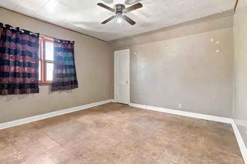 Bedroom - 2014 Benjamin Pl, Whiting, IN 46394 photo 4 of 5