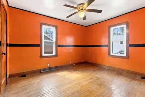 Bedroom - 2014 Benjamin Pl, Whiting, IN 46394 photo 2 of 5