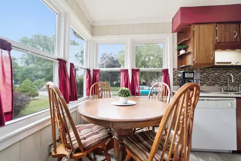 Dining - 210 Michigan St, Porter, IN 46304 photo 2 of 2