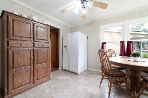 Dining - 210 Michigan St, Porter, IN 46304 photo 1 of 2