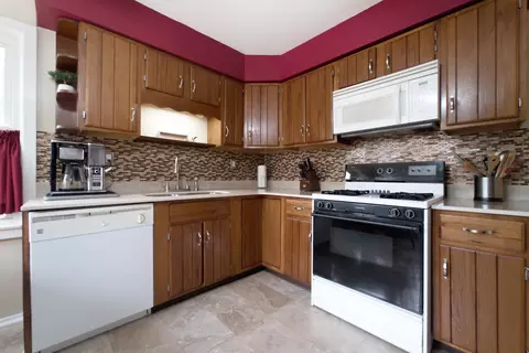 Kitchen - 210 Michigan St, Porter, IN 46304 photo 2 of 2