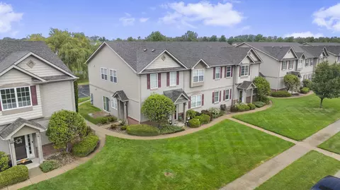 1254 Primrose Ln, Schererville, IN 46375
