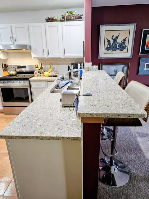 Kitchen - 982 Elm Dr, Crown Point, IN 46307 photo 3 of 8