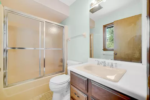 Bath - 9757 Redbud Rd, Munster, IN 46321 photo 1 of 4