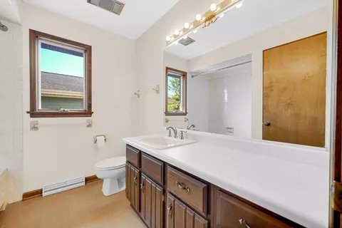 Bath - 9757 Redbud Rd, Munster, IN 46321 photo 3 of 4
