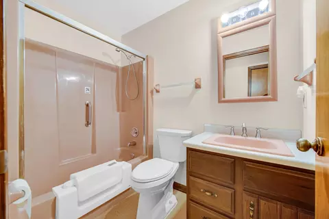 Bath - 9757 Redbud Rd, Munster, IN 46321 photo 4 of 4