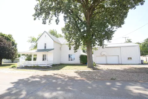 105 W South St, Remington, IN 47977