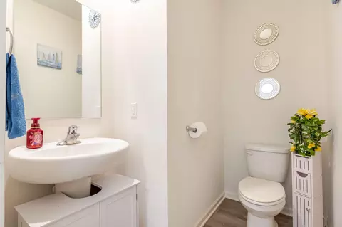 Bath - 10560 Azalea Dr, Crown Point, IN 46307 photo 1 of 3
