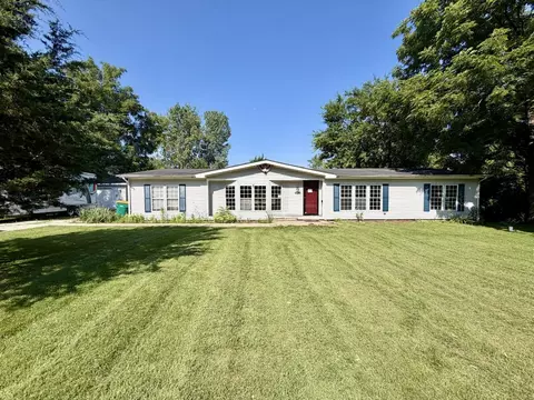 6036 Vermont St, Merrillville, IN 46410