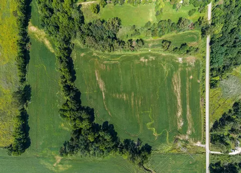 1226 N County Line Rd, Westville, IN 46391