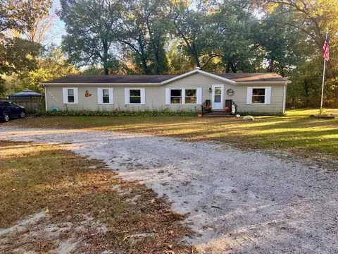 6545 W 750, Winamac, IN 46996