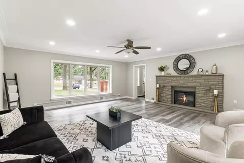 Living - 3310 W 40th Ave, Gary, IN 46408 photo 2 of 4