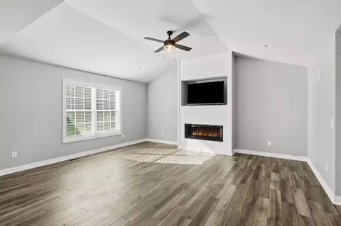 Living - 234 Elderberry St, De Motte, IN 46310 photo 2 of 3