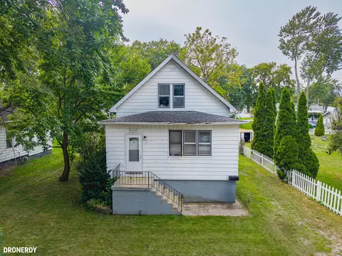 2113 Manhattan St, Michigan City, IN 46360
