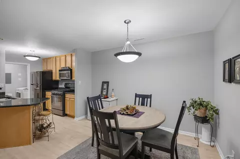 Dining - 1632 White Oak Cir #2B, Munster, IN 46321 photo 1 of 2