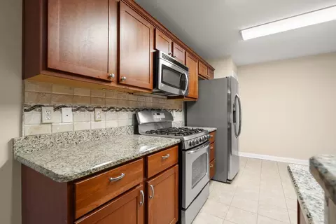 Kitchen - 11649 Upper Peninsula Pl, Saint John, IN 46373 photo 3 of 4