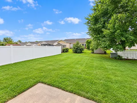 Exterior - 1719 Beech Dr, Crown Point, IN 46307 photo 2 of 4