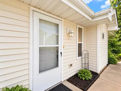 Exterior - 1719 Beech Dr, Crown Point, IN 46307 photo 1 of 4