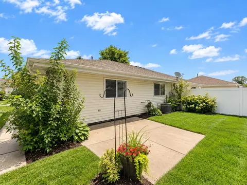 Exterior - 1719 Beech Dr, Crown Point, IN 46307 photo 3 of 4