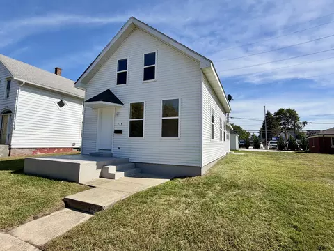 215 E 10th St, Michigan City, IN 46360