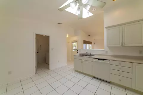 Kitchen - 1750 Beech Dr, Crown Point, IN 46307 photo 4 of 6
